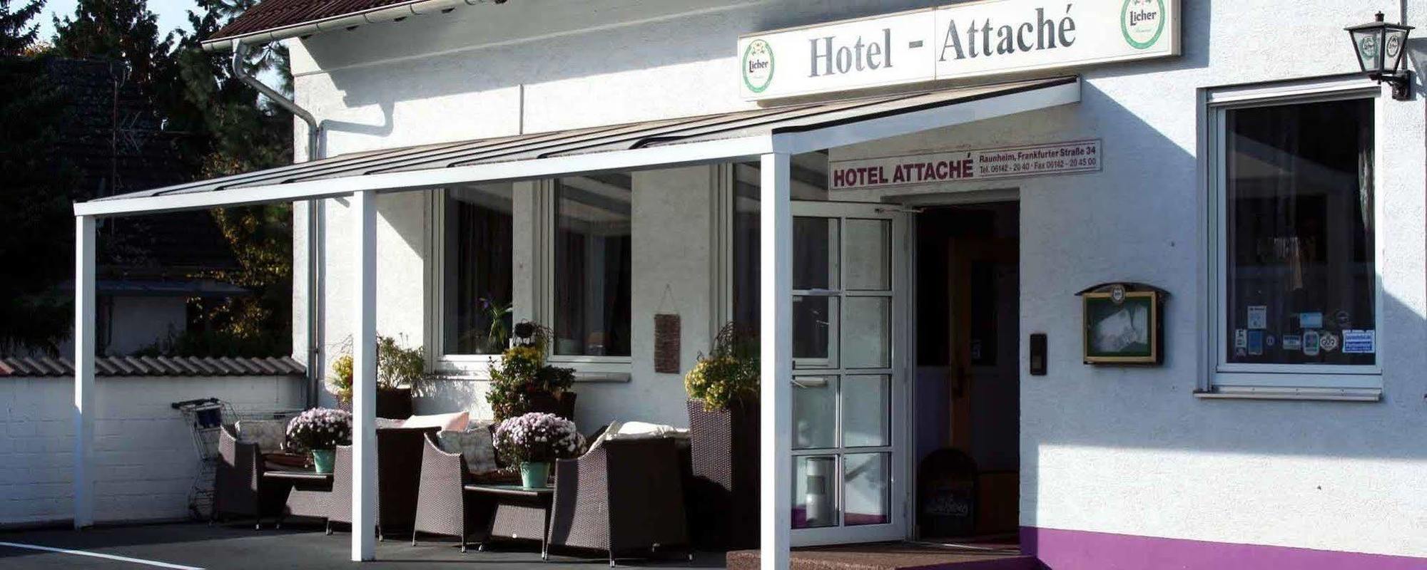 Attaché 3*