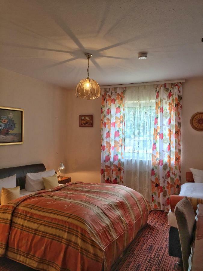 Attaché Hotel